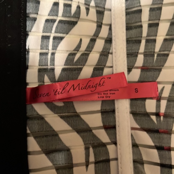 Seven til midnight bustier size small - Picture 3 of 3